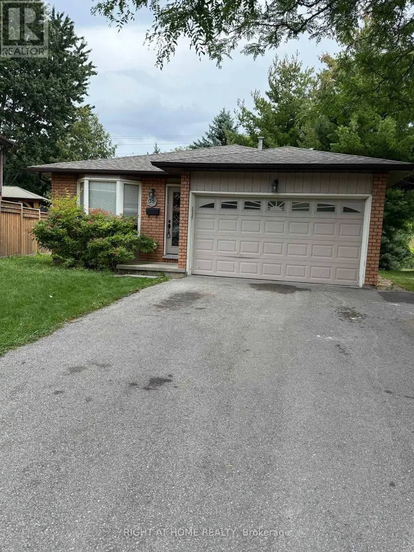 Detached at 35 BLOOMSBURY COURT, Hamilton