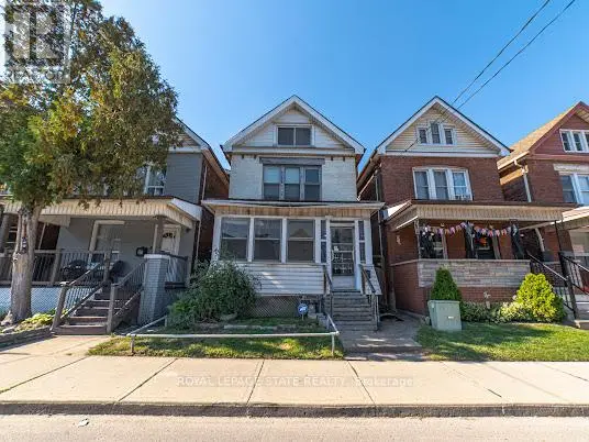 Detached at 35 SHERMAN AVENUE N, Hamilton