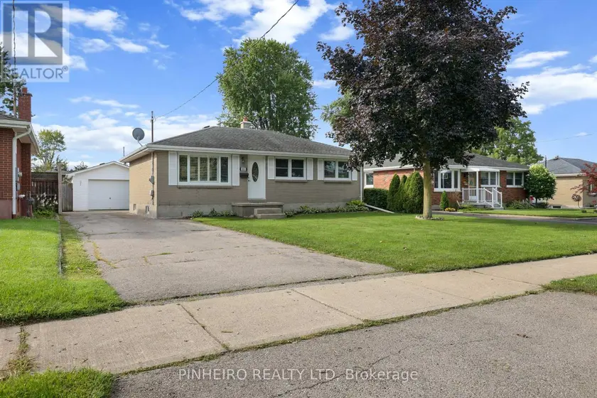 Detached at 1811 WHITEHALL DRIVE, London