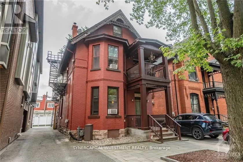 Multiplex at 466 MACLAREN STREET, Ottawa