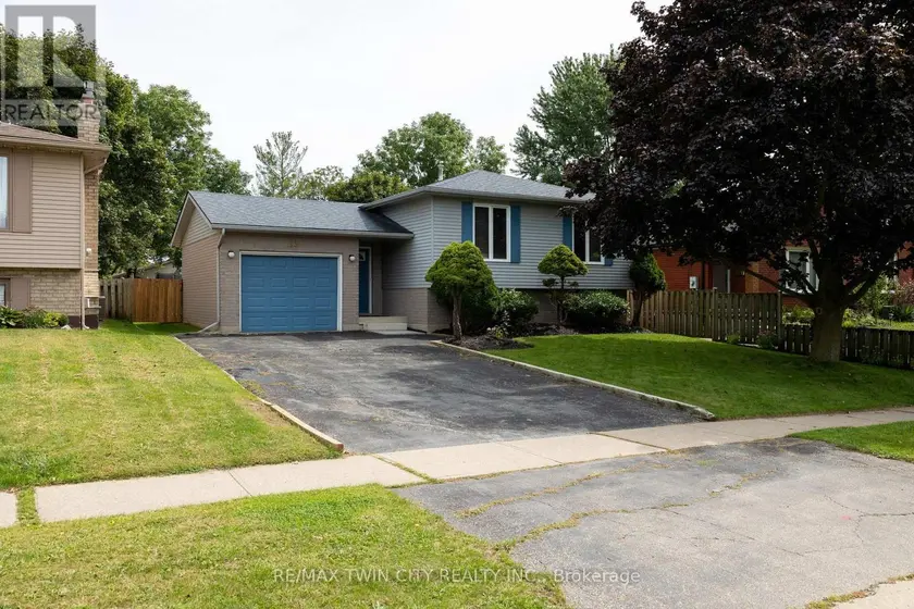 Detached at 13 FOREST DRIVE, Brant