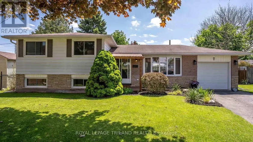 Detached at 7 STIRLING CRESCENT, St. Thomas