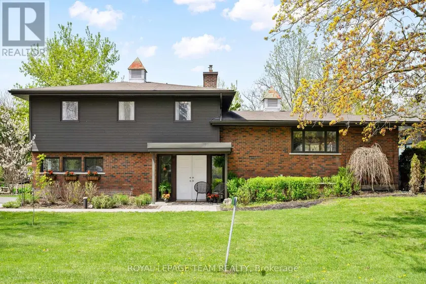 Detached at 2 LOCKVIEW ROAD, Ottawa