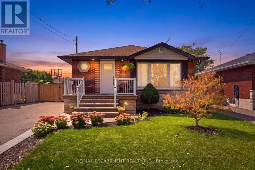 Detached at 894 BRUCEDALE AVENUE E, Hamilton