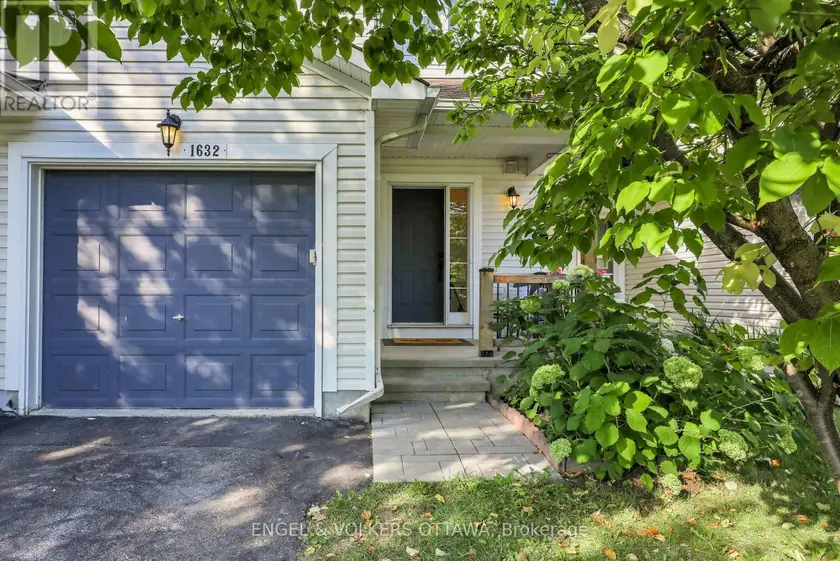 Townhouse at 1632 VARENNES BOULEVARD, Ottawa