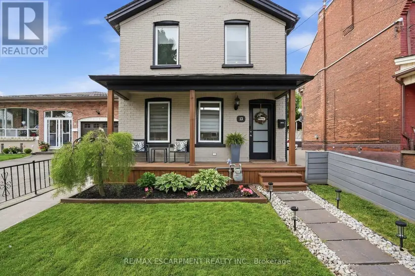 Detached at 13 PICTON STREET W, Hamilton
