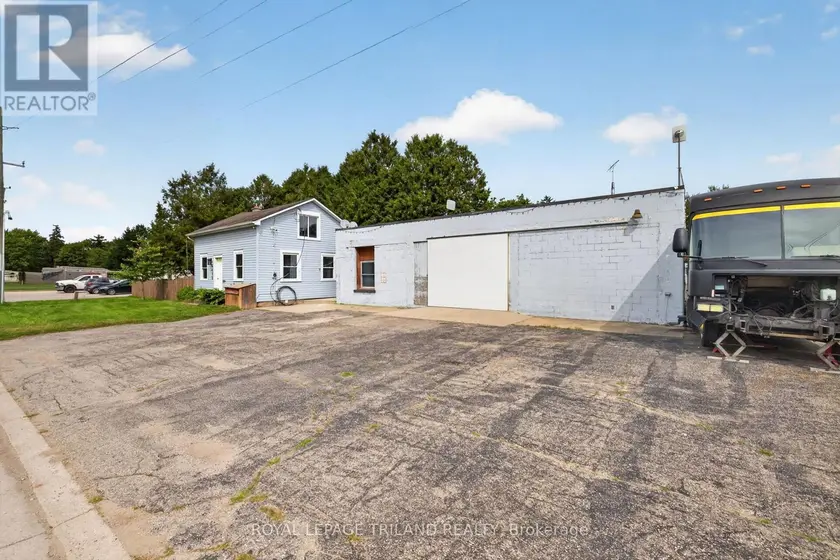 Detached at 6422 BRADISH ROAD, London