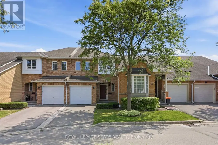 Townhouse at 24 - 10 DAVIDSON BOULEVARD, Hamilton