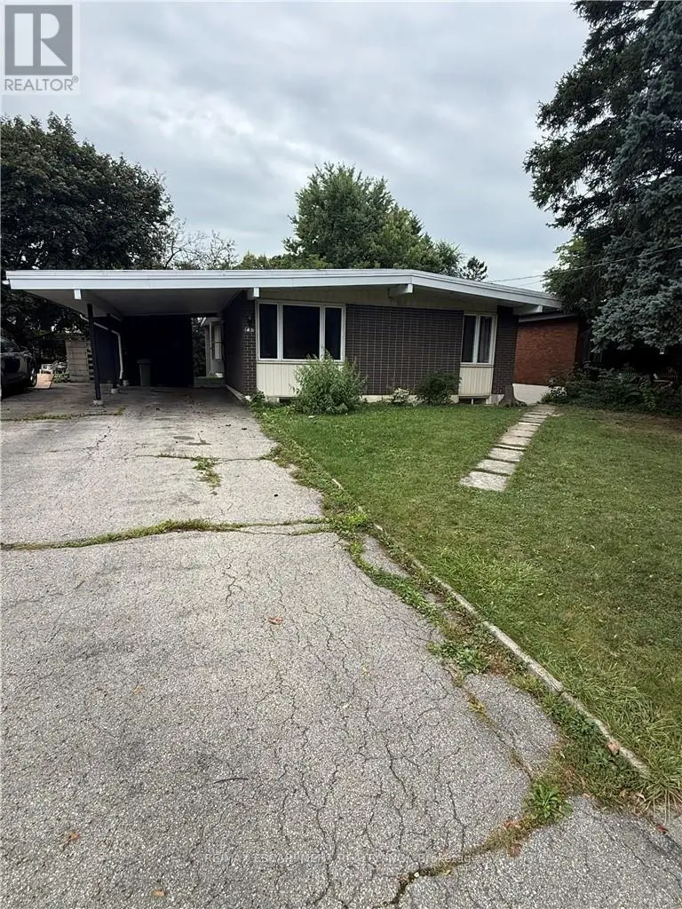 Detached at UPPER LEVEL - 63 SANATORIUM ROAD, Hamilton