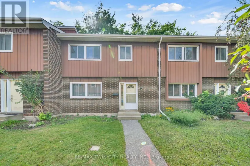 Townhouse at 101 - 121 UNIVERSITY AVENUE E, Waterloo