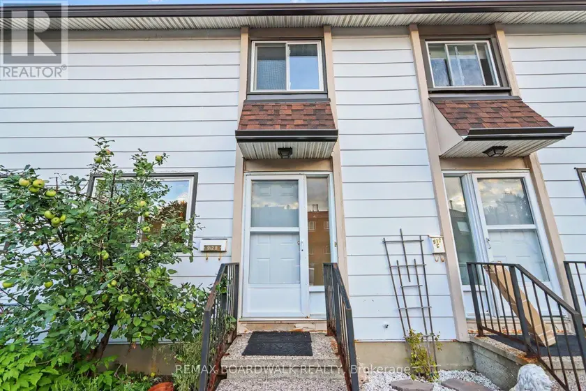 Townhouse at 912 B ELMSMERE ROAD, Ottawa
