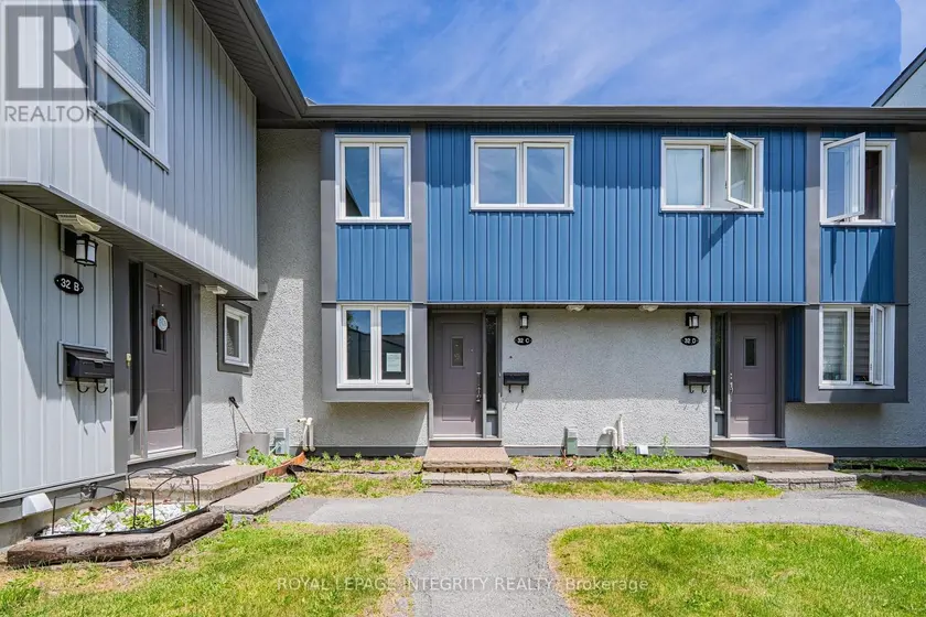 Townhouse at 32C BENLEA DRIVE, Ottawa