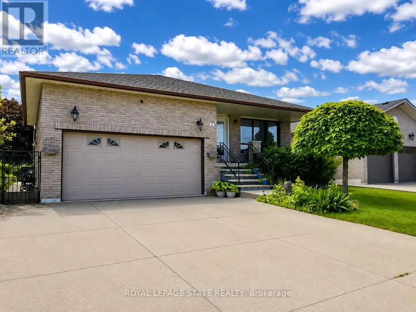 Detached at 15 ELLEN AVENUE, Hamilton