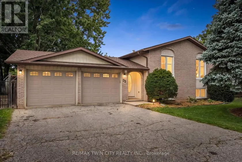 Detached at 33 MACCOLL PLACE, Haldimand
