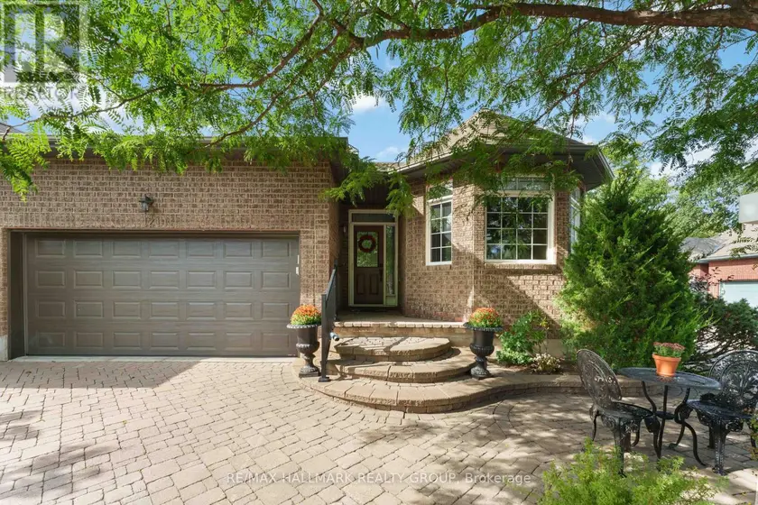 Townhouse at 121 BARTLETT PRIVATE, Ottawa