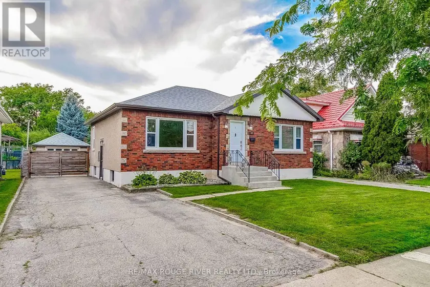Detached at 141 HAIG STREET, St. Catharines
