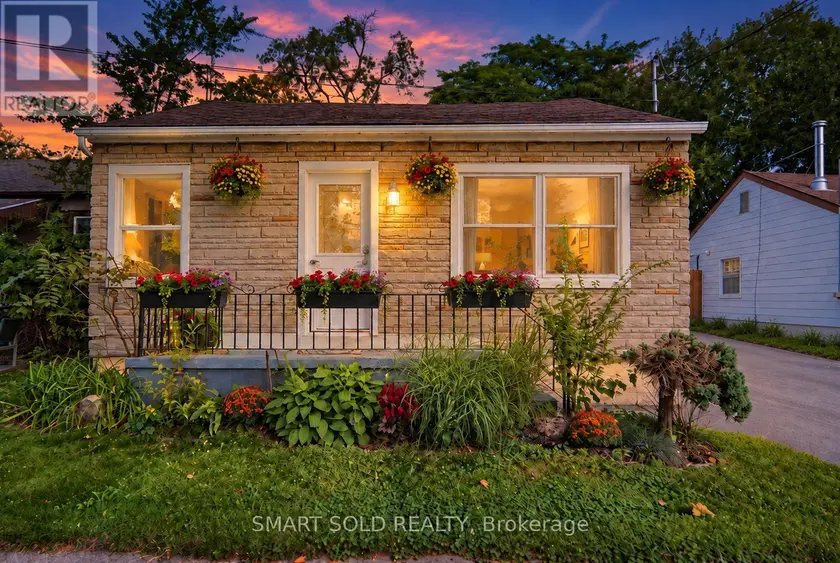 Detached at 7 ELMWOOD AVENUE, St. Catharines