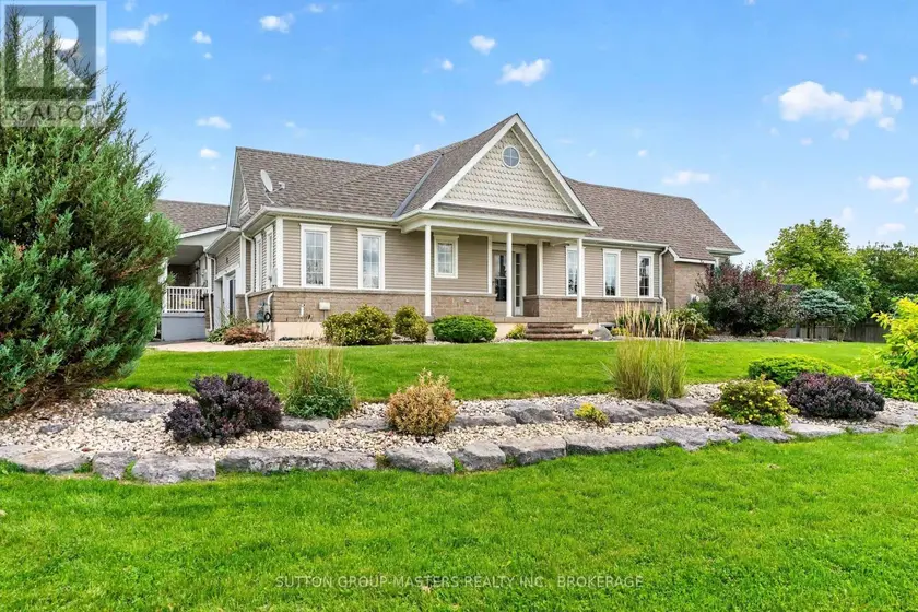 Townhouse at 100 BRITANNIA CRESCENT, Loyalist