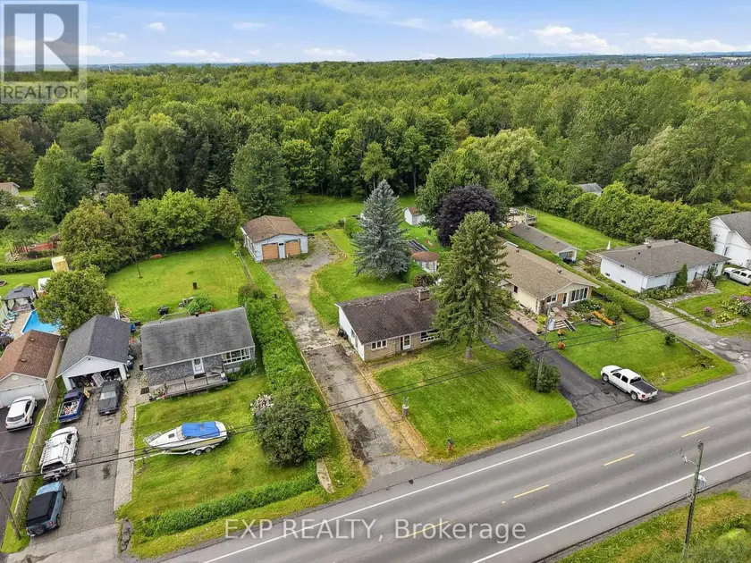 Detached at 2498 MER BLEUE ROAD, Ottawa