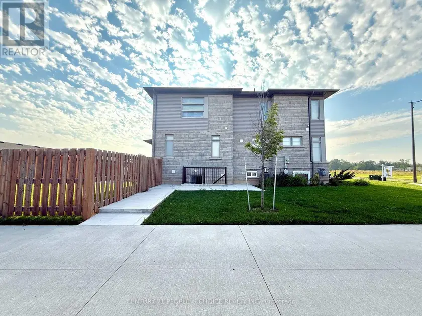 Townhouse at BASEMENT - 72 SUMMERSIDES BOULEVARD S, Pelham