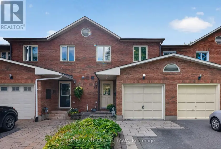 Townhouse at 22 CHESTNUT STREET, Ottawa