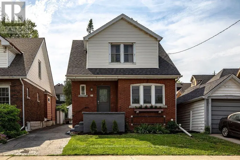 Detached at 66 EDGEMONT STREET S, Hamilton