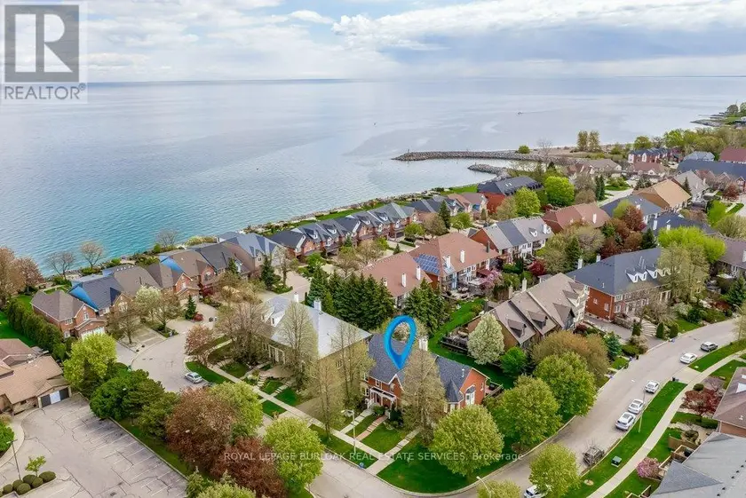 Townhouse at 4 EDGEWATER DRIVE, Hamilton