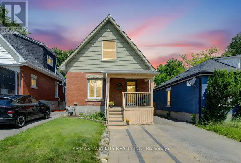 Detached at 271 LONDON ROAD W, Guelph