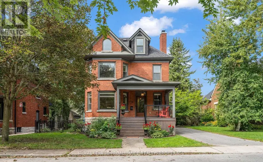Detached at 32 KENSINGTON AVENUE, Kingston