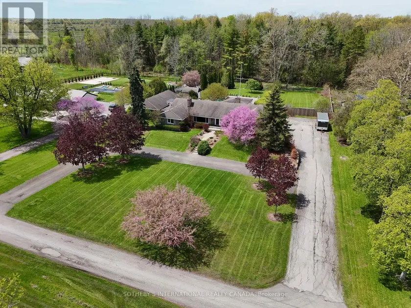 Detached at 9317 NIAGARA RIVER PARKWAY, Niagara Falls