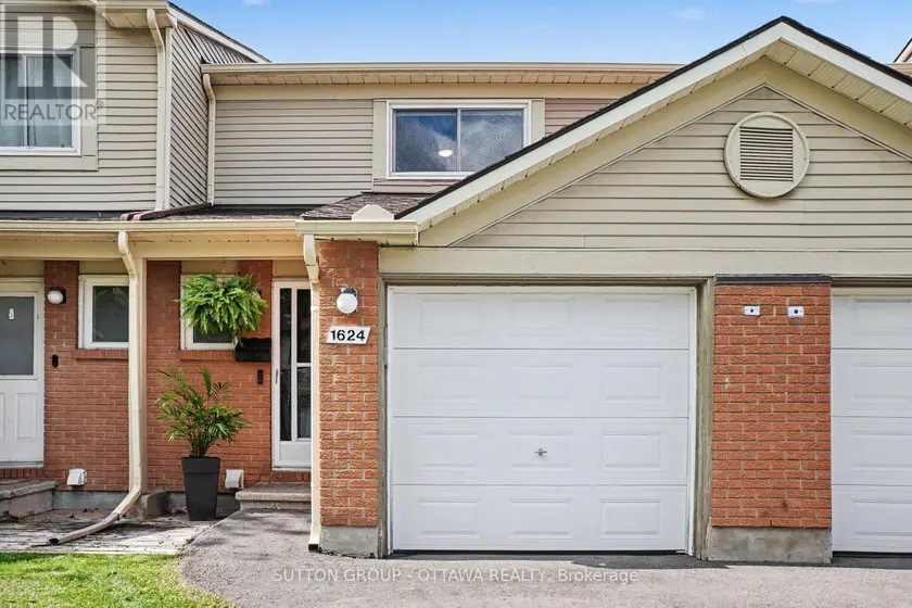 Townhouse at 1624 CHEEVERS CRESCENT, Ottawa