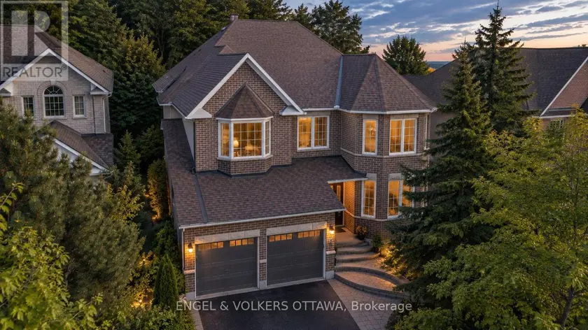 Detached at 8 GLENRILL PLACE, Ottawa