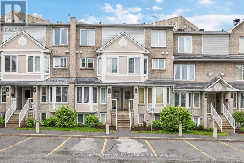 Townhouse at 1668 LOCKSLEY LANE, Ottawa