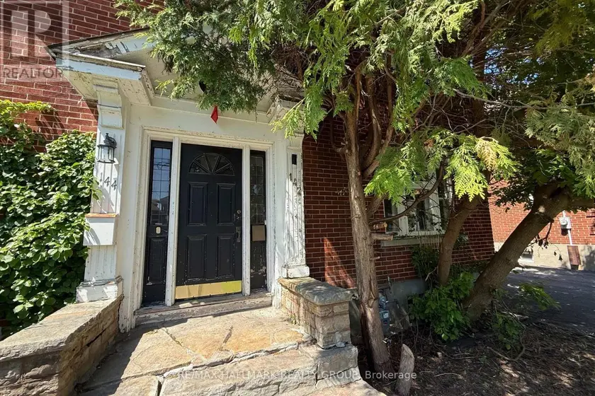 Semi-Detached/Link at 142 CLARENDON AVENUE, Ottawa
