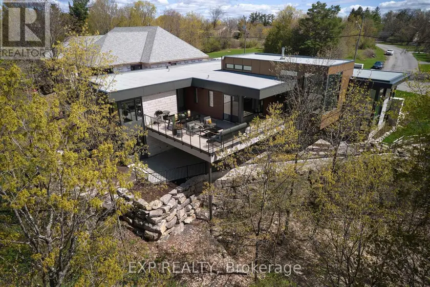 Detached at 32 CLOVELLY ROAD, Ottawa