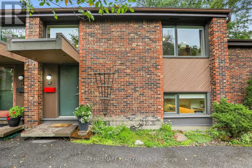 Townhouse at 6 - 525 HILSON AVENUE, Ottawa