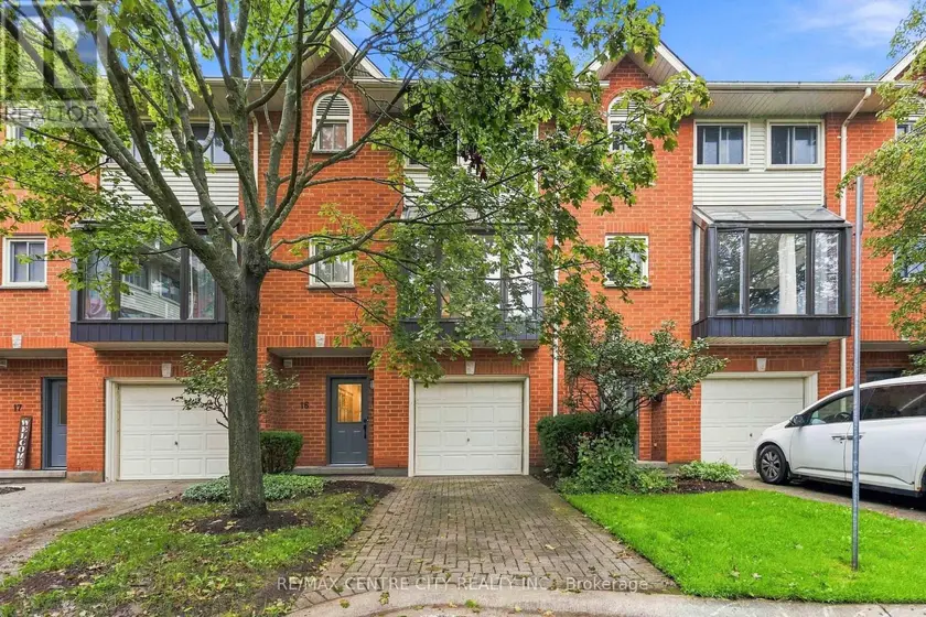 Townhouse at 16 - 683 WINDERMERE ROAD, London North