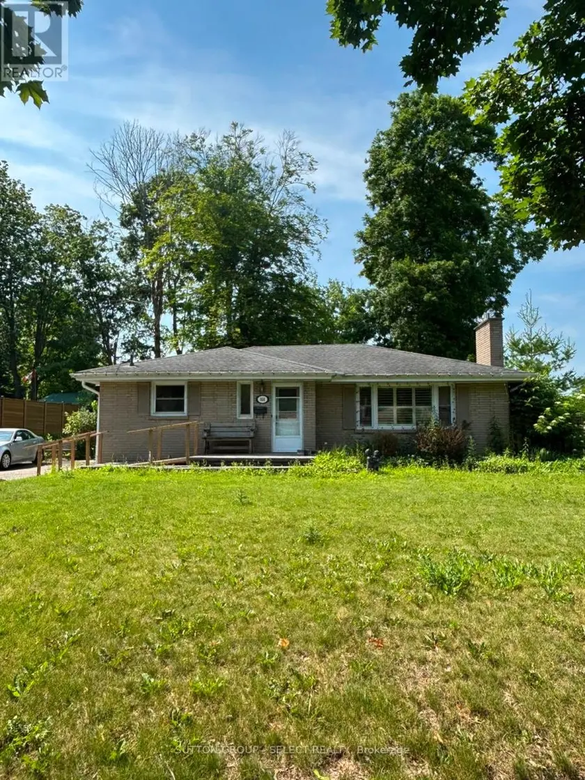 Detached at 316 RIDGEWOOD CRESCENT, London South