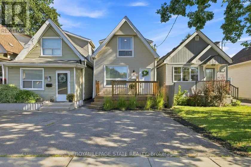 Detached at 29 NEWLANDS AVENUE, Hamilton