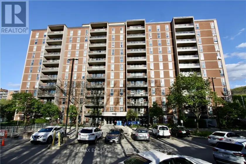 Apartment at 802 - 1964 MAIN STREET W, Hamilton