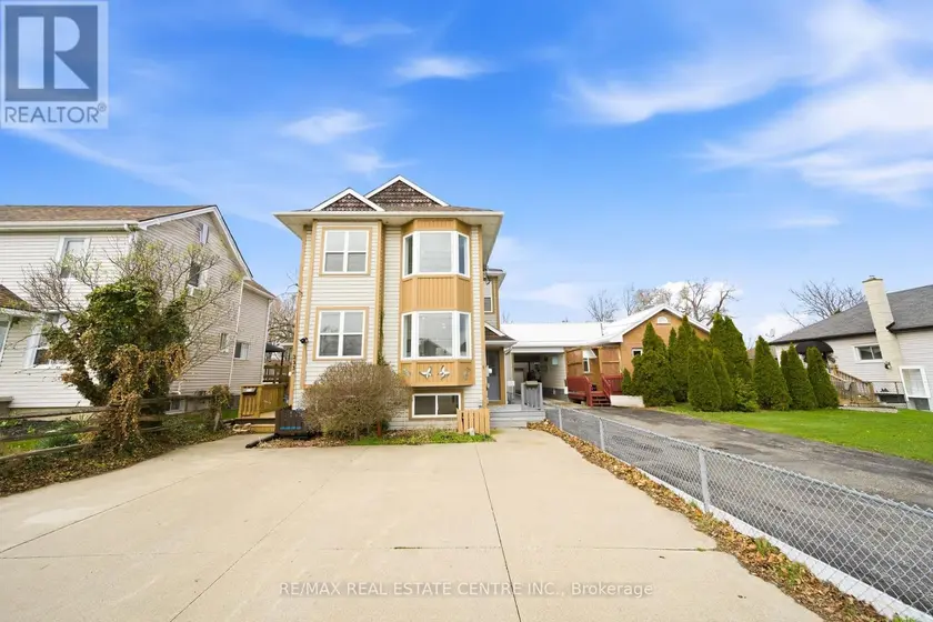 Semi-Detached/Link at 233B VINE STREET, St. Catharines