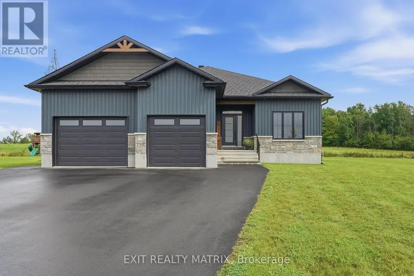 Detached at 256 TRUDEAU CRESCENT, Russell