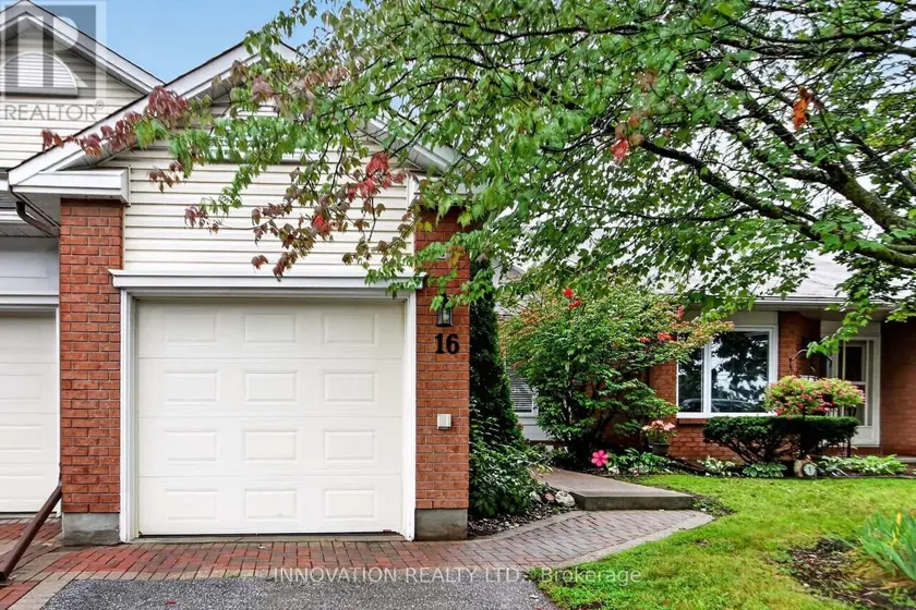 Townhouse at 16 HEATHER GLEN COURT, Ottawa