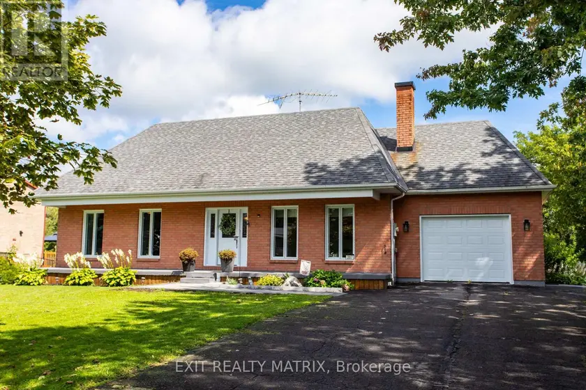 Detached at 207 MARION STREET, Russell