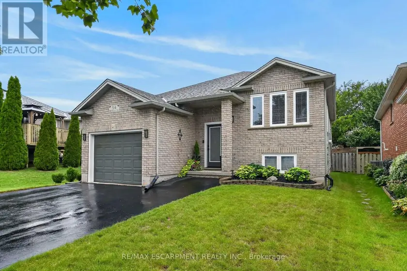 Detached at 34 BREWSTER WAY, Brantford