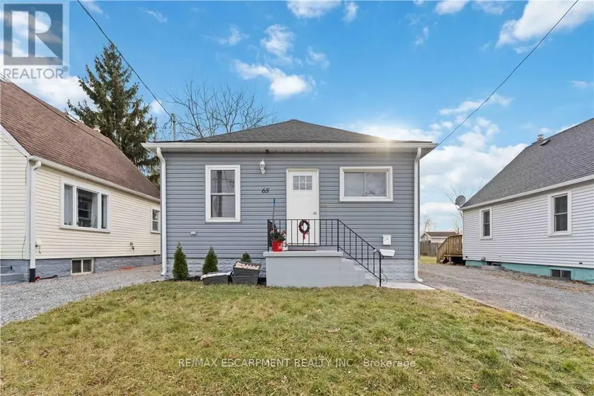 Detached at LOWER - 65 ALMOND STREET, Welland