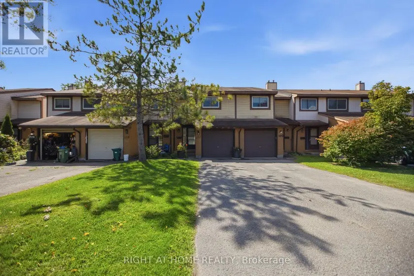 Townhouse at 8 - 107 CASTLEFRANK ROAD, Ottawa