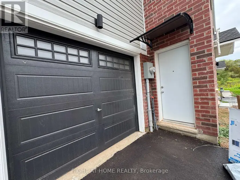 Townhouse at (LOWER) - 107 HIGHRIVER TRAIL, Welland