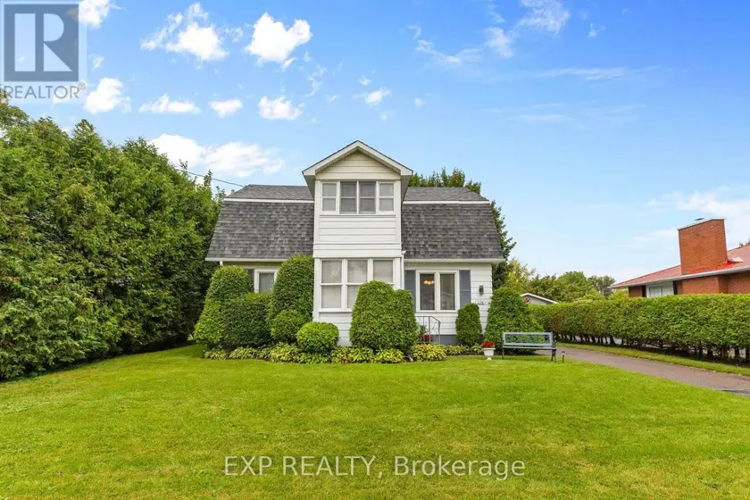 Detached at 228 BRUCE STREET, Renfrew