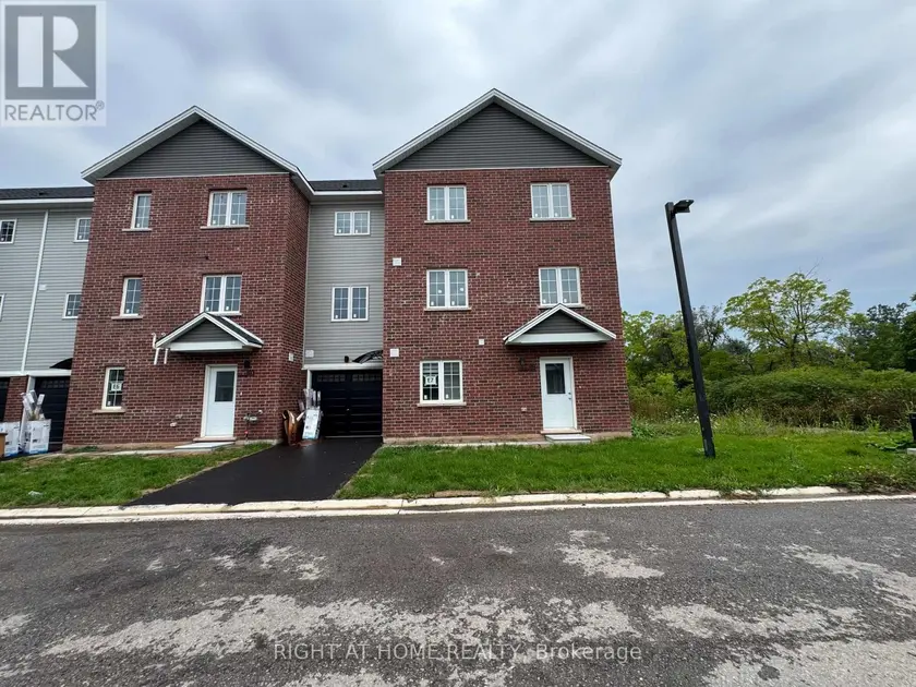Townhouse at (MAIN) - 99 HIGHRIVER TRAIL, Welland